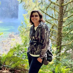 Meet your Posher, Elena